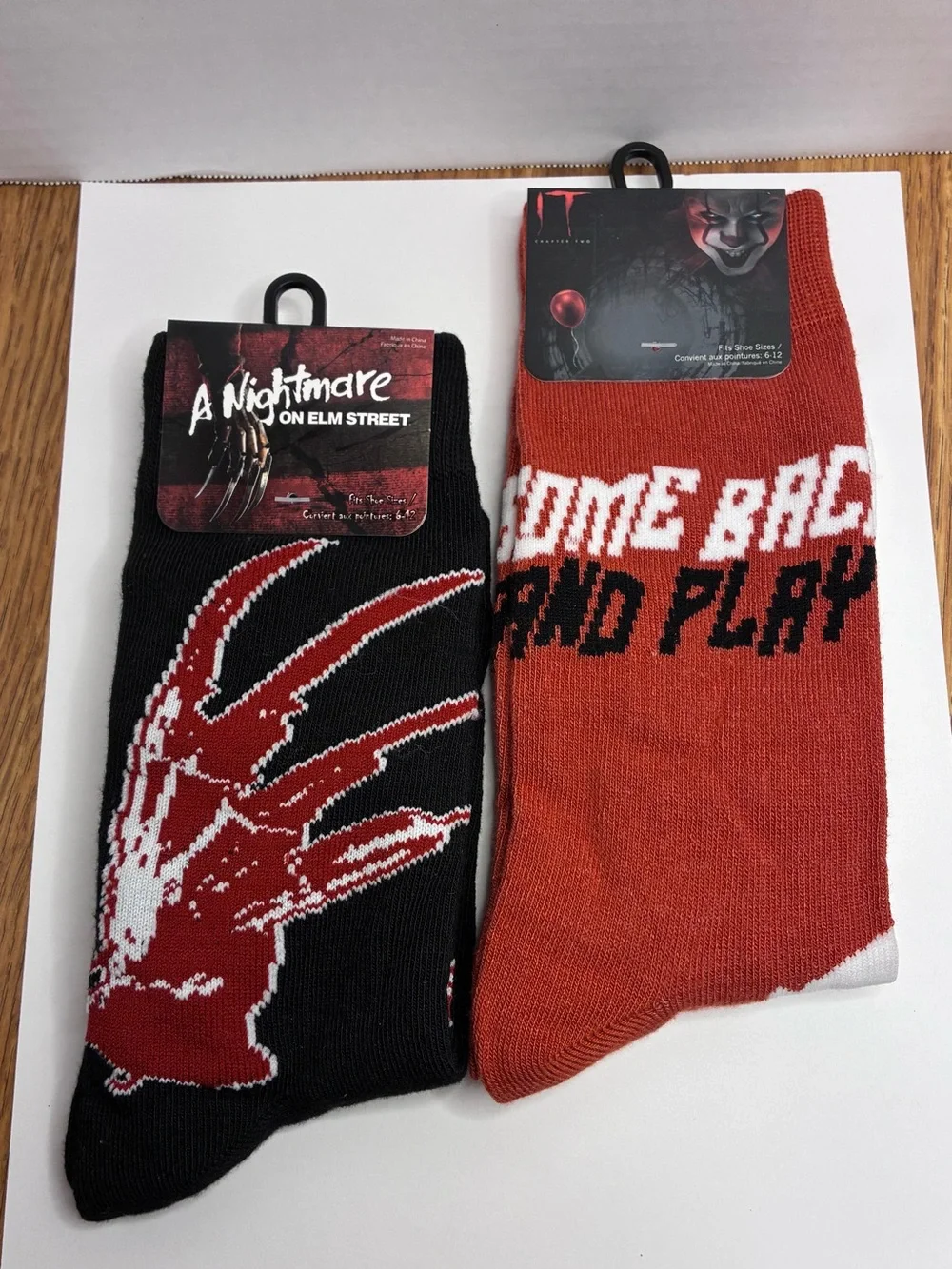 2 Pairs Horror Novelty Socks Nightmare On Elm Street And It Pennywise Size 6-12